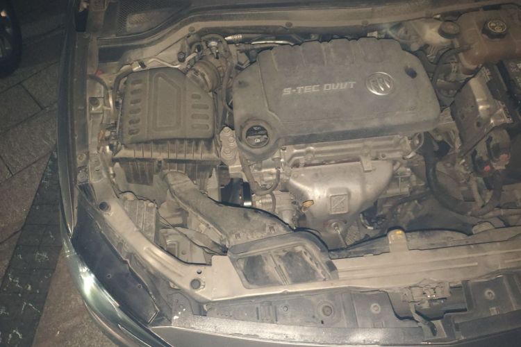 别克 英朗 2021款 改款 典范 1.5L 自动精英型局部细节9006