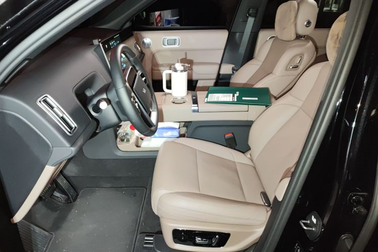 理想汽车 理想L9 2025款 Ultra 智能焕新版中控内饰19