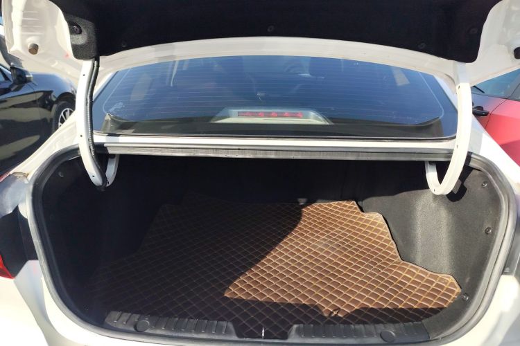 长安 逸动 2018款 1.6L GDI 自动领尚型局部细节23