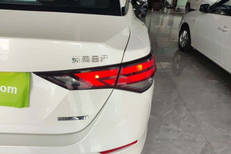 日产 轩逸 2021款 1.6L XL CVT悦享版车身外观9