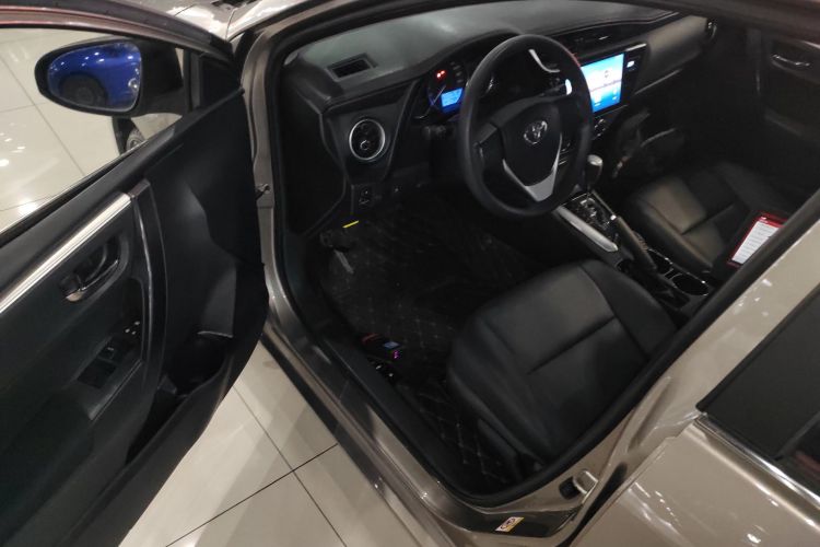 丰田 卡罗拉 2017款 改款 1.2T S-CVT GL中控内饰7003