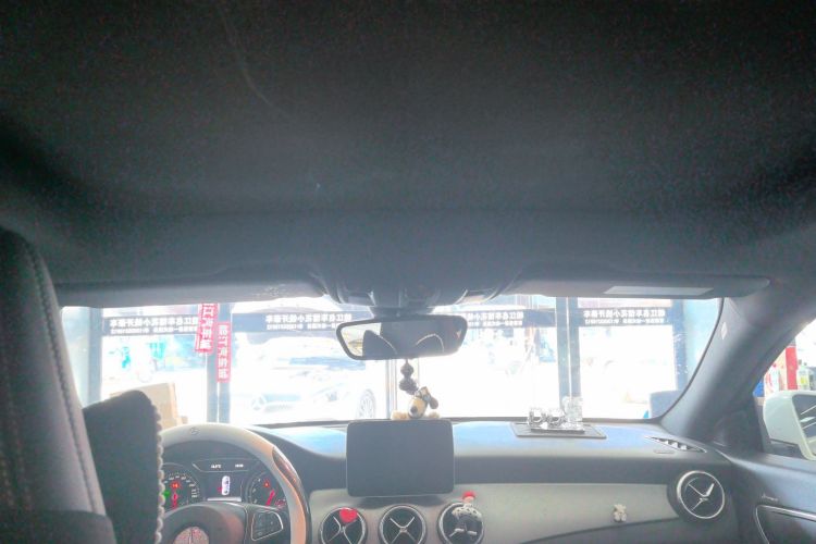 奔驰CLA 2019款 CLA 200 动感型中控内饰22