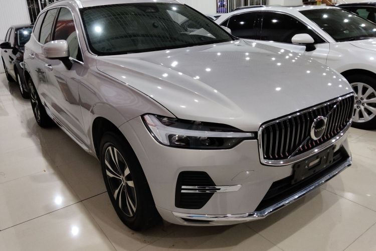 沃尔沃XC60 2023款 B5 四驱智逸豪华版车身外观3