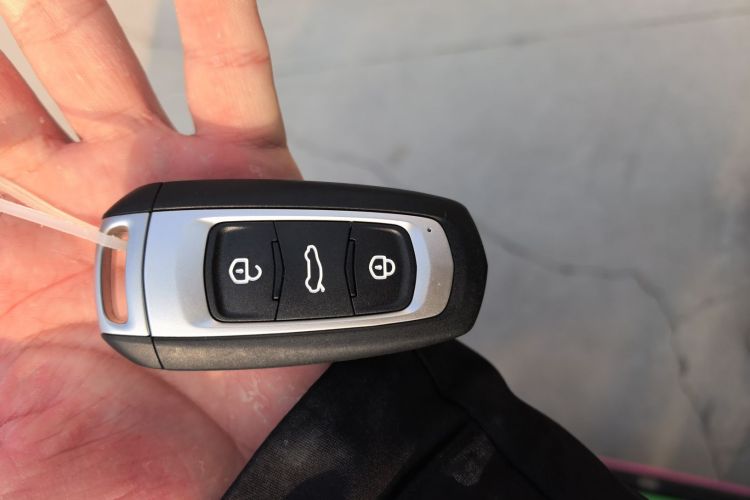 吉利银河 2025款 210km 熊猫卡丁中控内饰7001