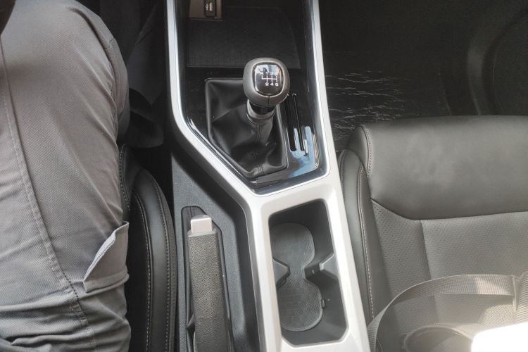 五菱汽车 五菱佳辰 2022款 1.5T 手动轻享活力型局部细节18