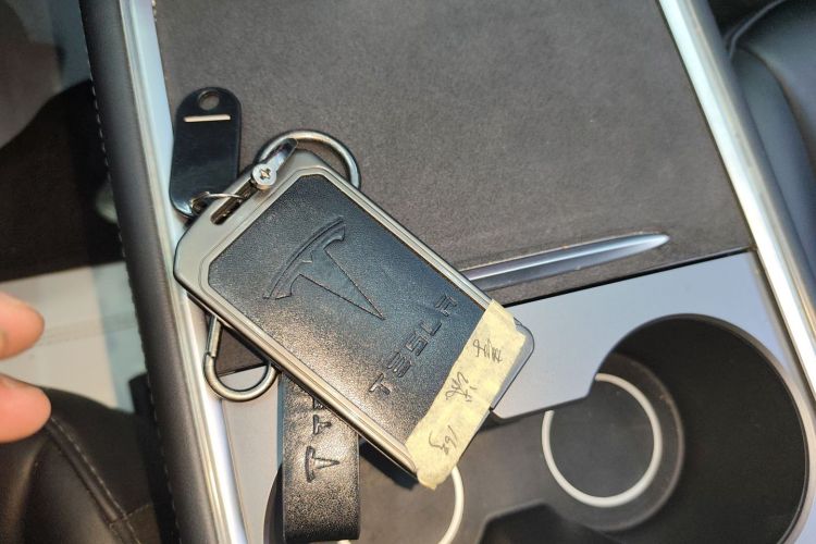 特斯拉 Model 3 2022款 后轮驱动版中控内饰11