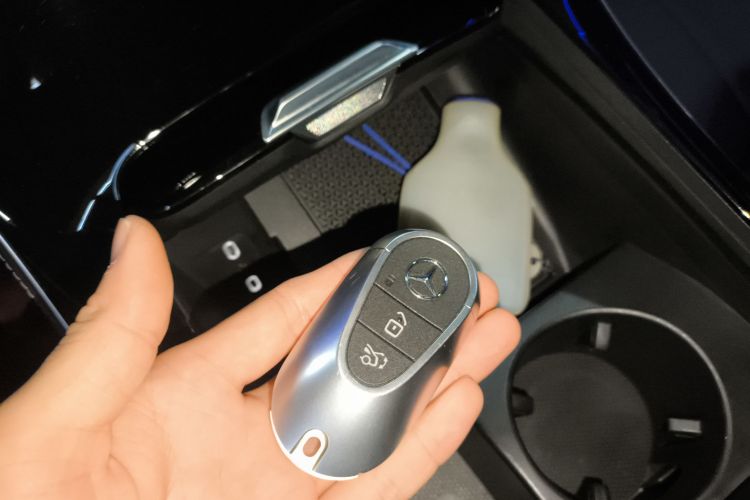 奔驰EQE 2022款 350 先型特别版中控内饰7001