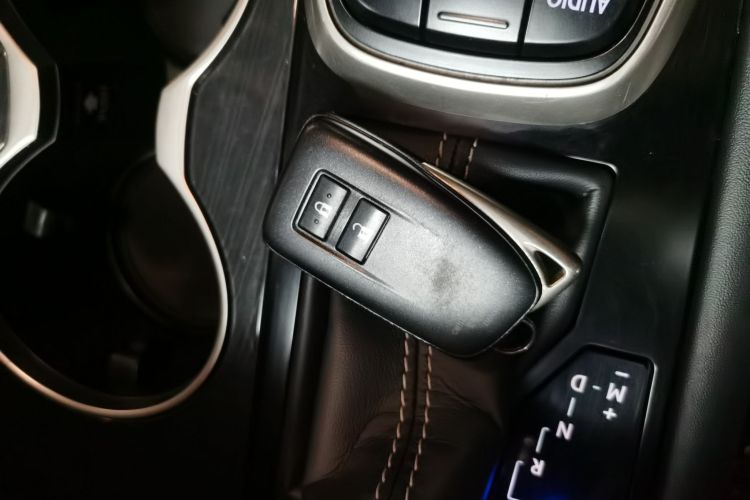 雷克萨斯RX 2016款 300 两驱精英版 国V中控内饰11