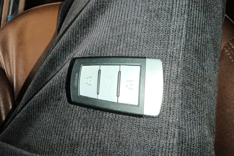 众泰T700 2017款 1.8T 双离合尊贵型中控内饰7001