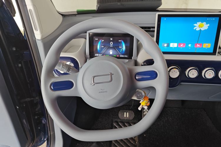 奔腾小马 2025款 222km 伶俐马中控内饰13