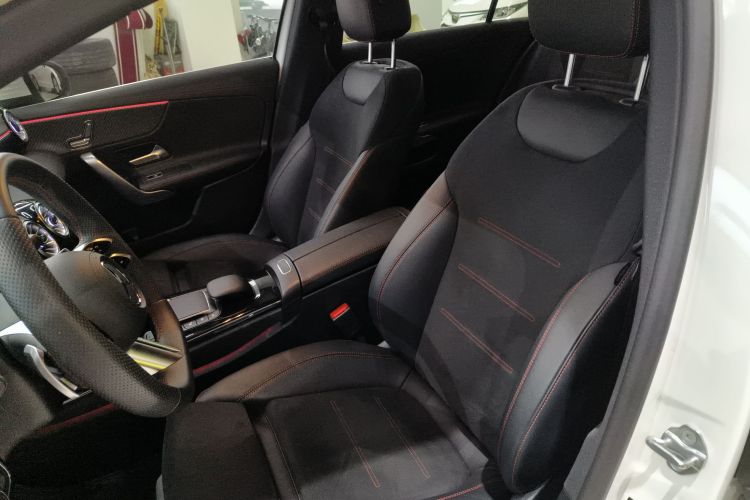 奔驰A级 2023款 A 200 L 时尚型中控内饰19