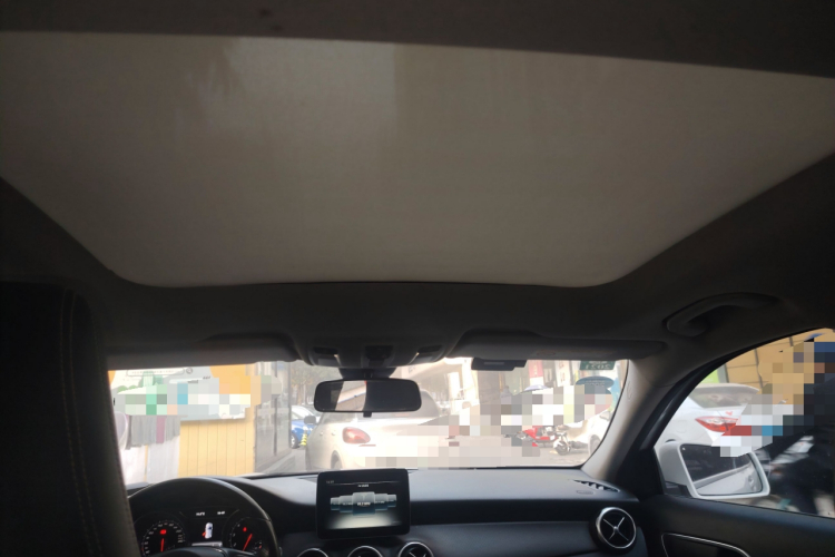 奔驰GLA 2017款 GLA 200 动感型中控内饰22