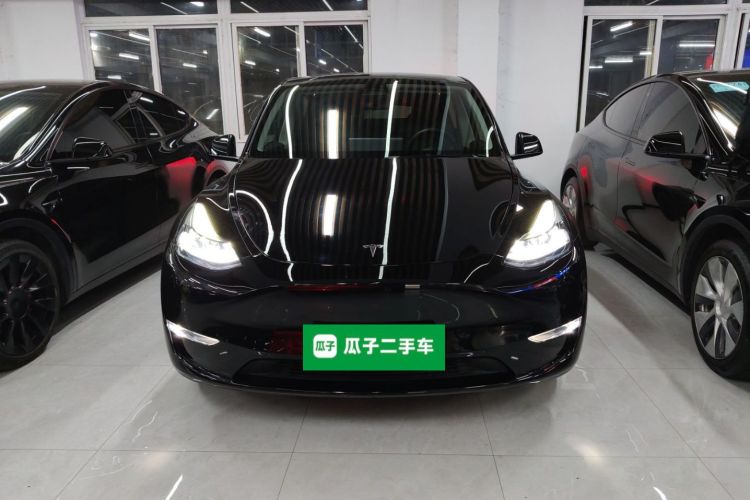 特斯拉 Model Y 2021款 标准续航后驱版车身外观2