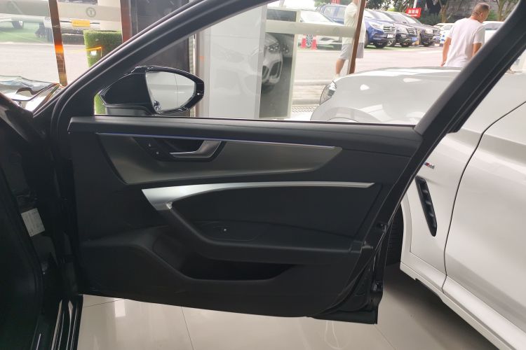 奥迪A6L 2020款 40 TFSI 豪华动感型中控内饰42
