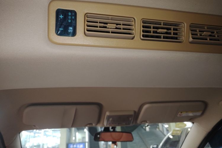 东风风光 风光370 2016款 1.5L 手动豪华型SFG15-05 7座局部细节22