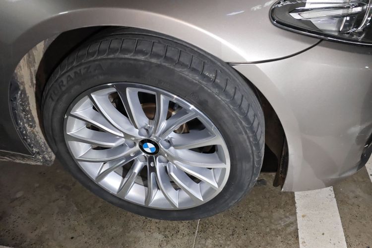 宝马5系 2014款 525Li 豪华设计套装车身外观10