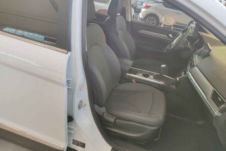 哈弗H6 2021款 运动版 1.5T 手动精英智联型 六边形格栅局部细节41