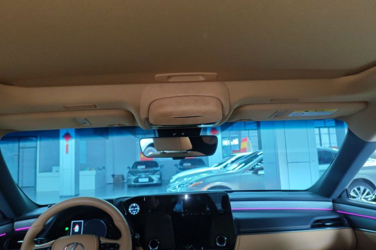 雷克萨斯ES 2025款 200 臻享版中控内饰22