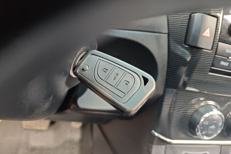 丰田 卡罗拉 2017款 1.2T CVT GL-i真皮版中控内饰11