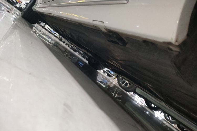 奔驰C级 2021款 C 260 L 运动版局部细节9002