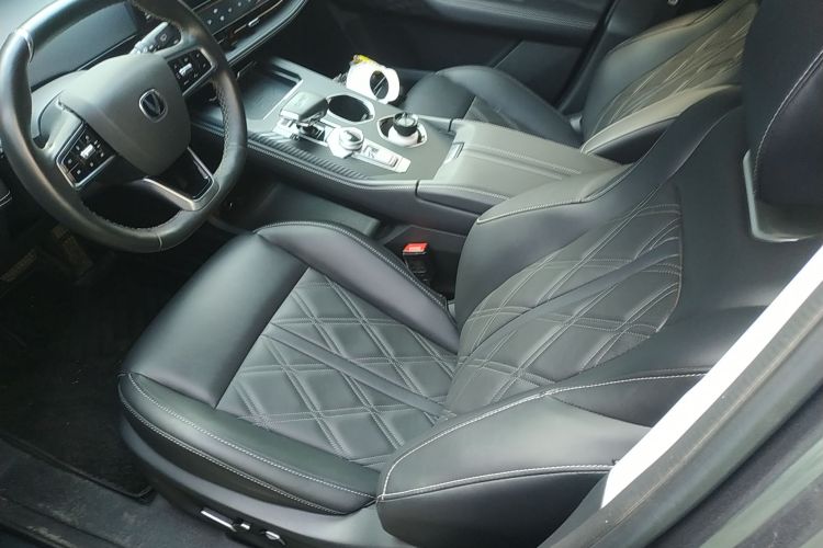 长安UNI-K 2024款 2.0T 两驱全球行版中控内饰19