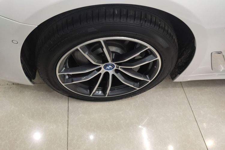 宝马5系新能源 2022款 改款 535Le M运动套装车身外观6007