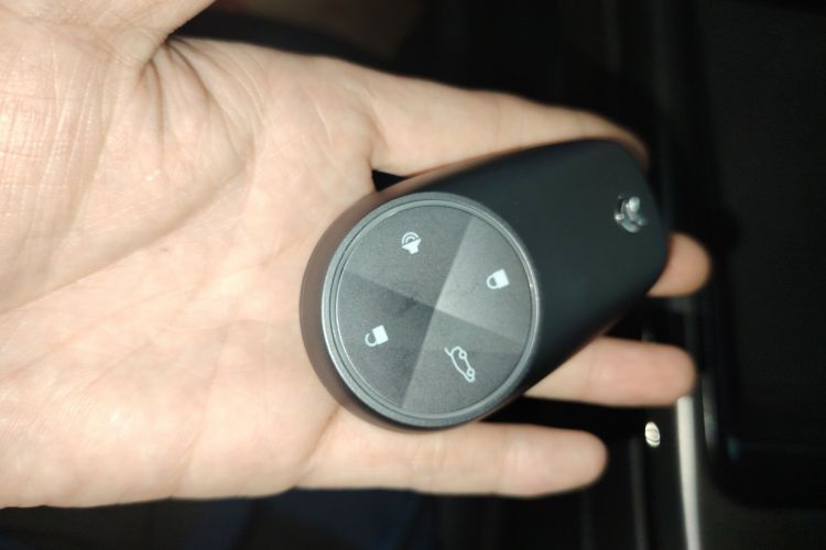 蔚来ES8 2020款 580KM 签名版 六座版中控内饰7001