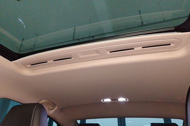 别克 君威 2024款 25T 超享版中控内饰22