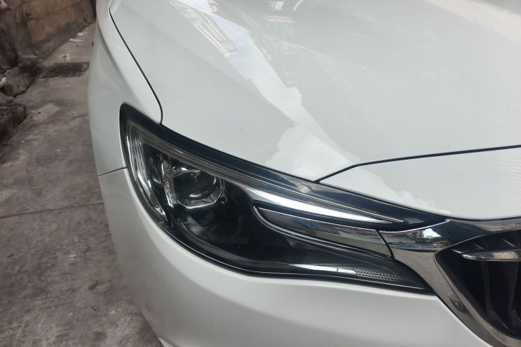 别克 英朗 2021款 改款 典范 1.5L 自动精英型车身外观8