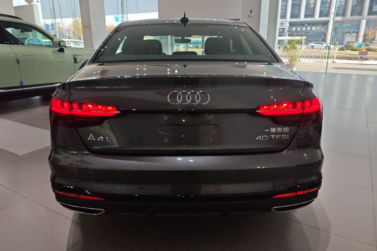 奥迪A4L 2024款 40 TFSI 豪华动感型车身外观6