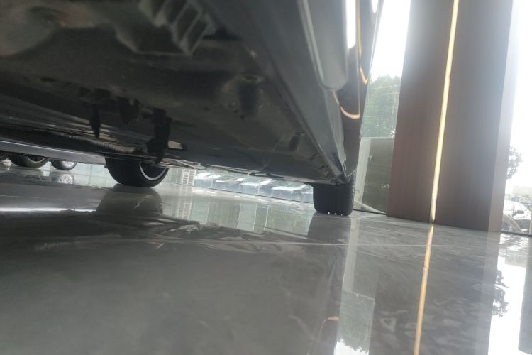 宝马5系 2023款 530Li 领先型 M运动套装局部细节9002