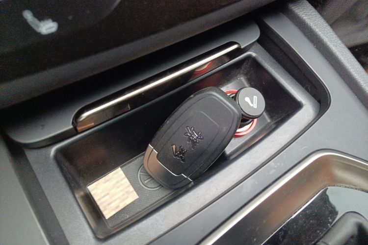 红旗H7 2021款 1.8T 舒适版中控内饰11