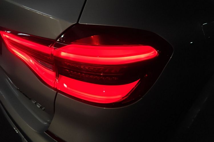 宝马X3 2021款 xDrive28i 豪华套装车身外观9