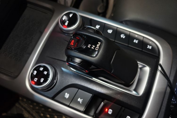 坦克300 2024款 2.0T 征服者中控内饰18