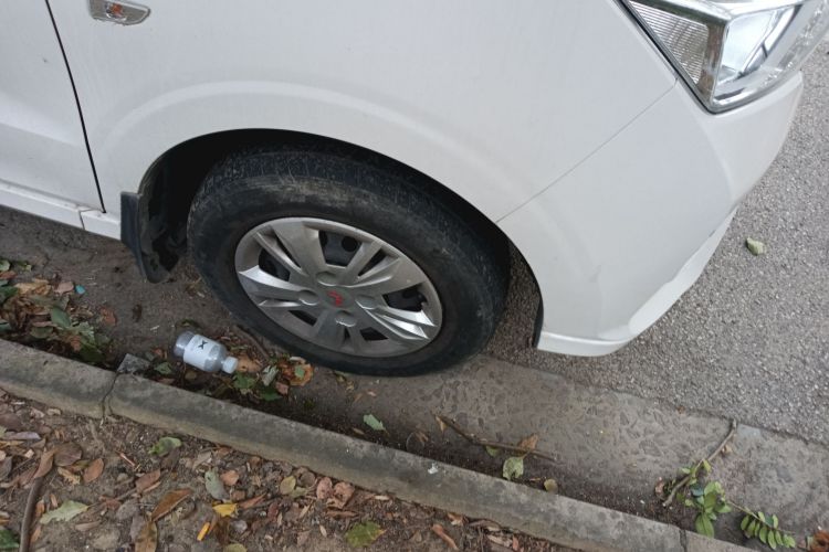 五菱汽车 五菱宏光 2019款 1.5L S基本型国VI LAR车身外观10