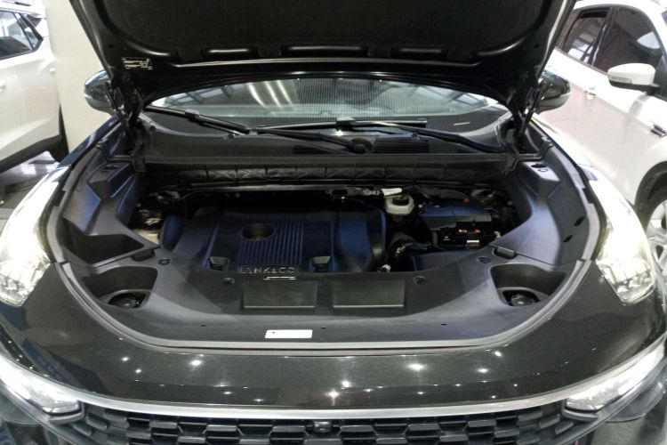 领克01 2021款 2.0TD 两驱型Pro机舱底盘24