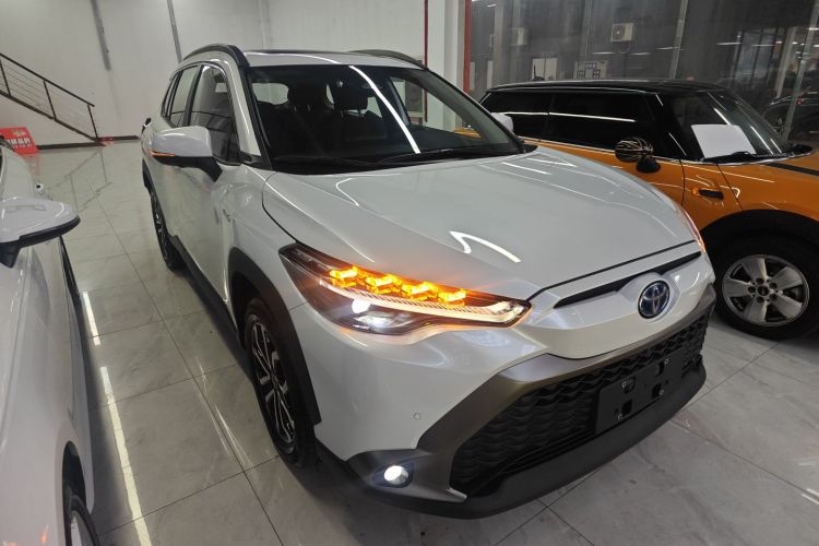 丰田 锋兰达 2023款 2.0L 智能电混双擎 尊贵版车身外观3