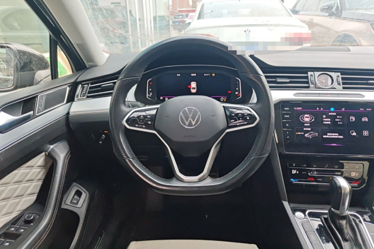 大众 迈腾 2023款 200万辆纪念版 330TSI DSG豪华型中控内饰13