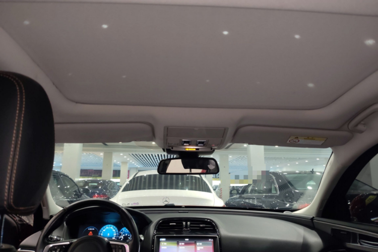 捷豹XEL 2019款 2.0T 200PS 尊享版中控内饰22