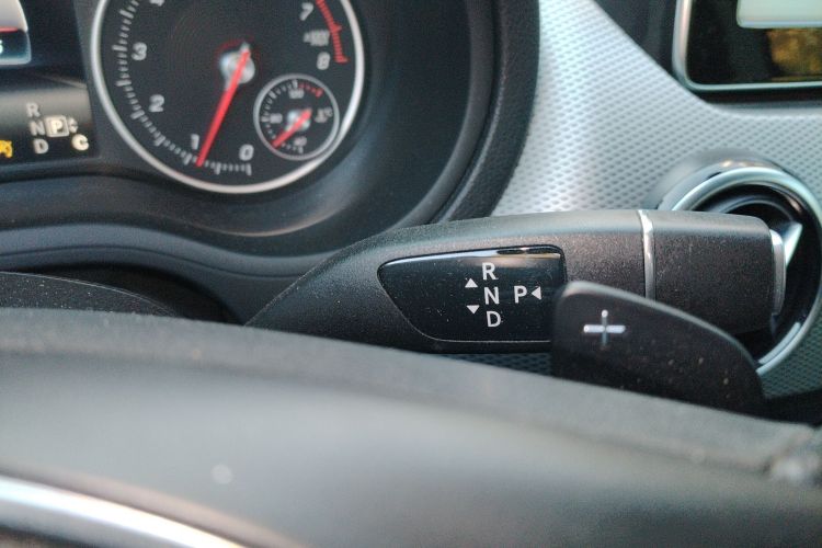 奔驰B级 2015款 B 200 时尚型局部细节18