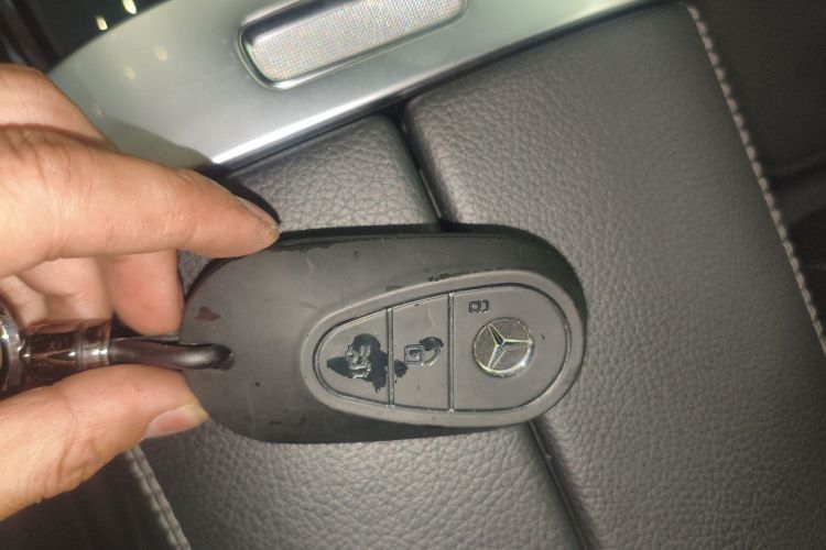 奔驰C级 2022款 C 260 L中控内饰11