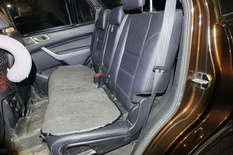 福特 撼路者 2017款 2.0T 汽油自动四驱豪华版 5座中控内饰21