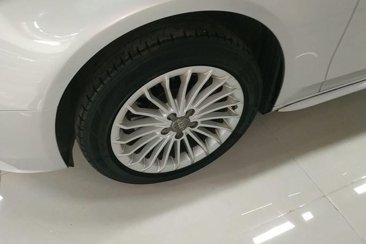 奥迪A4L 2015款 35 TFSI 自动舒适型车身外观6001