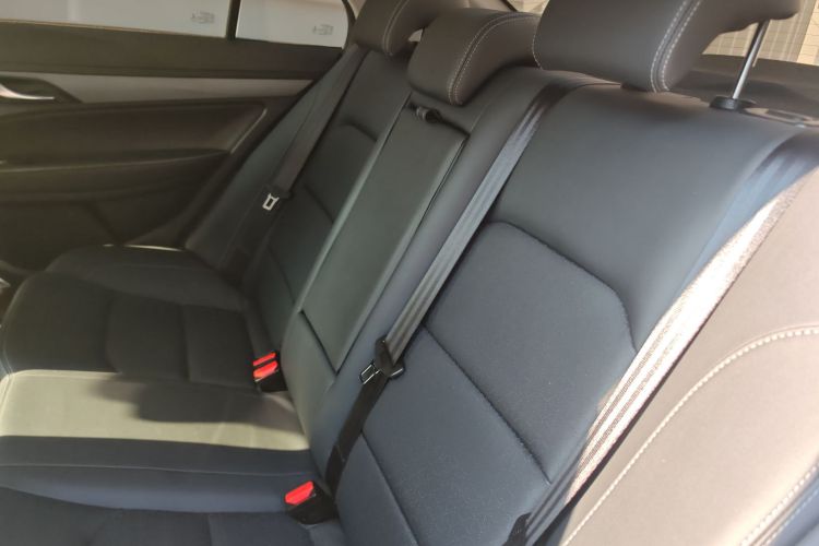 吉利汽车 帝豪 2021款 UP 1.5L 手动豪华型中控内饰7004