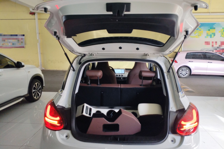 五菱汽车 五菱缤果 2023款 333km 悦享款机舱底盘23