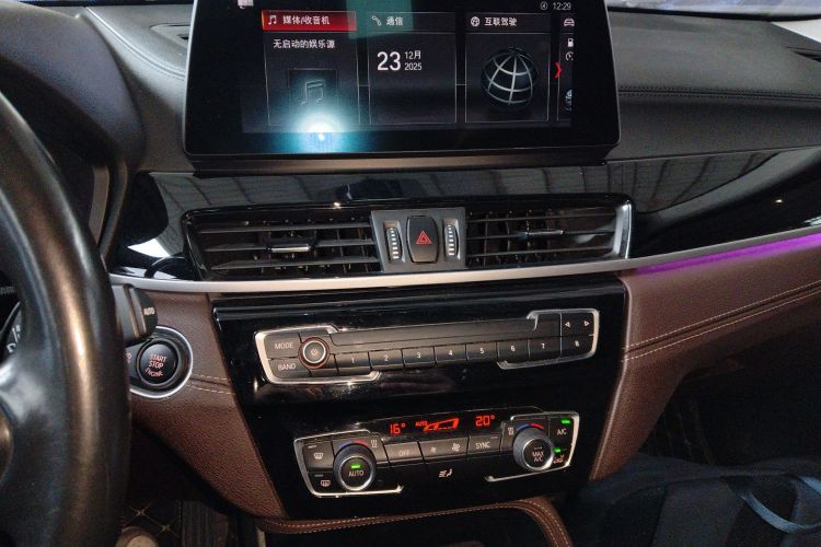 宝马X2 2021款 改款 sDrive25i M运动套装中控内饰16