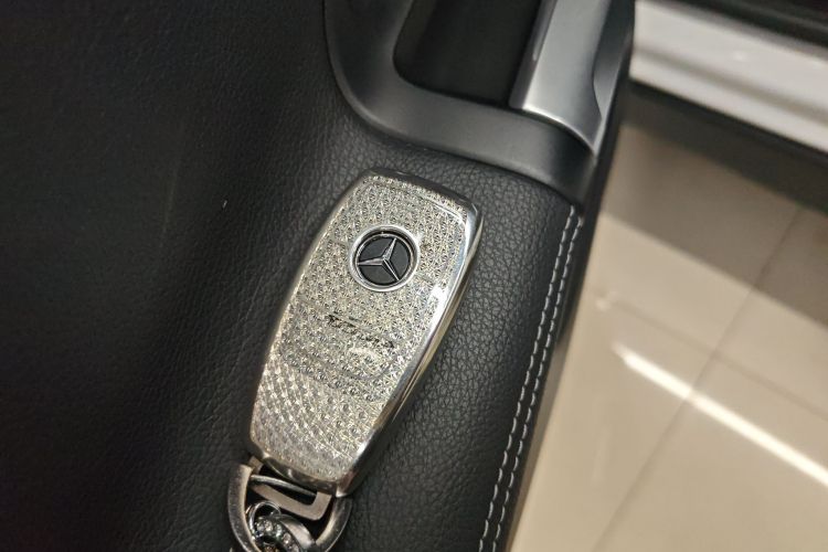 奔驰GLB 2020款 改款 GLB 200 动感型中控内饰11