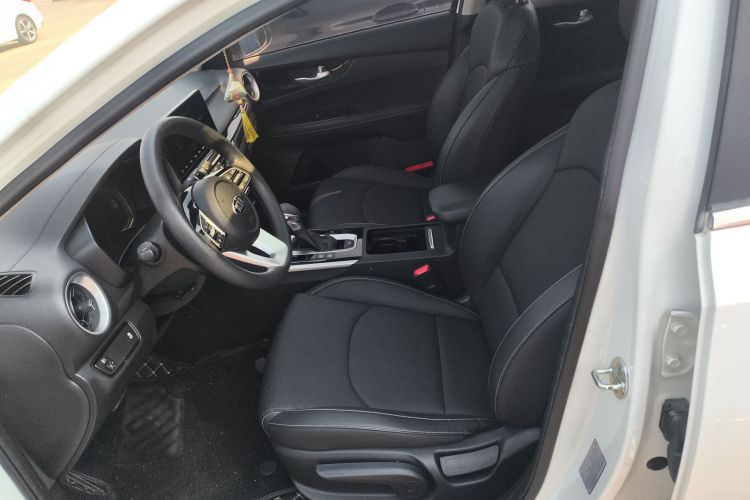 起亚K3 2019款 1.5L CVT智享互联版中控内饰19