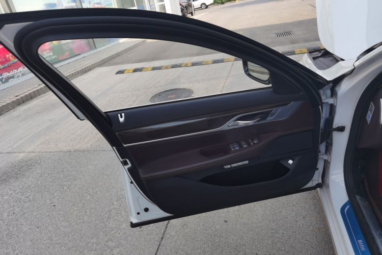 宝马7系 2017款 730Li 领先型中控内饰47