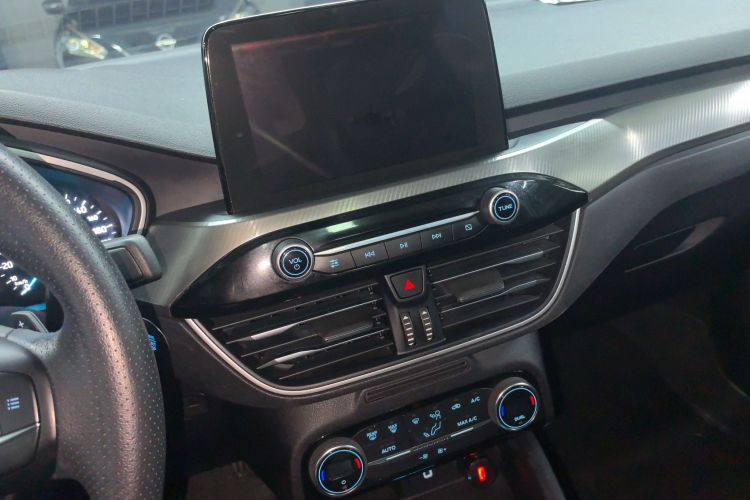 福特 福克斯 2020款 三厢 EcoBoost 180 自动锋潮型局部细节16